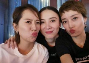 海清宋佳对比_谁更能演绎真实的张桂梅