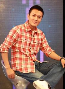 实力派演员于小伟_从霸总角色到家庭生活，作品才是焦点