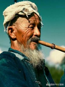 李老汉进城探亲，揭秘女儿秘密，家庭情感大考验