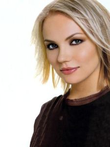 挪威国宝级女歌手 挪威音乐英才徐小凤Sissel Kyrkjebo与AURORA