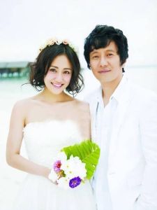 郑钧怎么会看上刘芸_摇滚郎选管家婆的原因