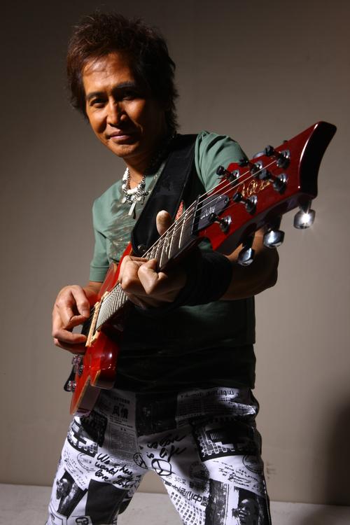 齐秦的嗓子_迷人的嗓音与坎坷人生 齐秦的嗓子_迷人的嗓音与坎坷人生