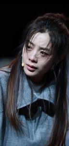 嗓音带着哭腔_声音激动变哭腔？歌手精修技术让你更动人，但也需注意身体信号