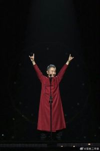 吴彤唱功什么水平_摇滚民乐两不误，格莱美认证音乐人